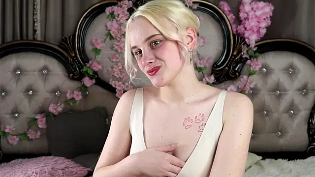 KirstinMcgeady online show from March 28, 11:21 am