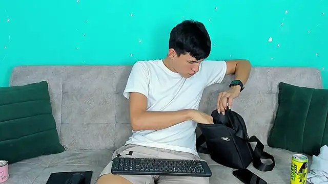 Snapshot of NicolasTorrez chatting on March 4, 8:48 pm NicolasTorrez online show from March 4, 8:48 pm