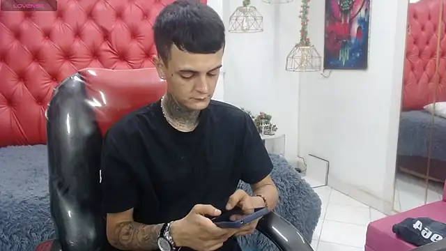 benjamin anthony online show from April 10, 4:06 am