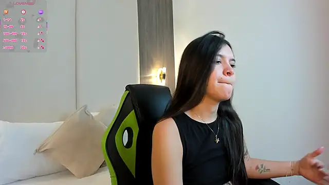 eva swan  online show from April 6, 12:39 pm