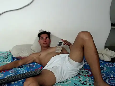 johanoro333 online show from March 8, 1:47 am