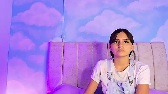 Snapshot of Aliclark chatting on February 20, 7:03 pm Aliclark online show from February 20, 7:03 pm