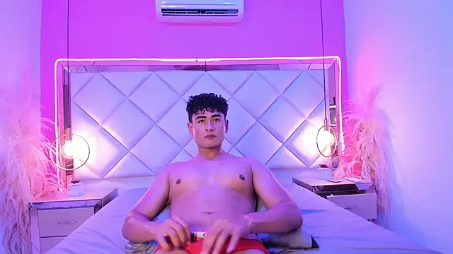 Snapshot of Bastixvontade chatting on February 13, 11:12 pm Bastixvontade online show from February 13, 11:12 pm