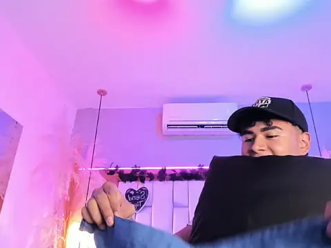 Snapshot of Bastixvontade chatting on February 25, 12:31 am Bastixvontade online show from February 25, 12:31 am