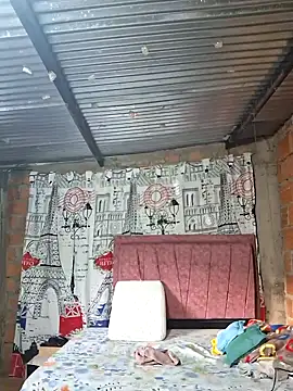 Juli Powl online show from April 18, 11:14 am