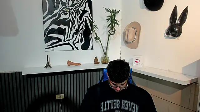 Snapshot of BENEDIICK chatting on February 26, 7:24 pm BENEDIICK online show from February 26, 7:24 pm