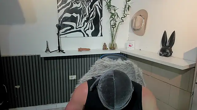 Snapshot of BENEDIICK chatting on March 4, 2:50 am BENEDIICK online show from March 4, 2:50 am