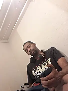 stressrliver88 online show from April 18, 8:18 am