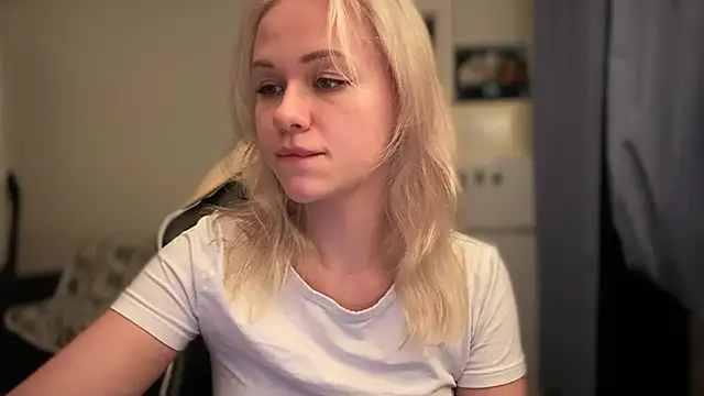 Leylia Lily online show from April 1, 7:55 pm