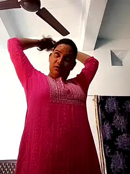 Snapshot of Anushka_Singh0 chatting on March 4, 9:59 am Anushka Singh0 online show from March 4, 9:59 am