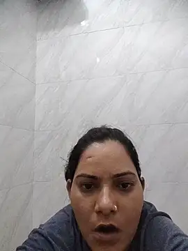 Snapshot of Anushka_Singh0 chatting on June 15, 6:04 am Anushka Singh0 online show from June 15, 6:04 am