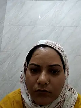Snapshot of Anushka_Singh0 chatting on June 16, 12:13 am Anushka Singh0 online show from June 16, 12:13 am