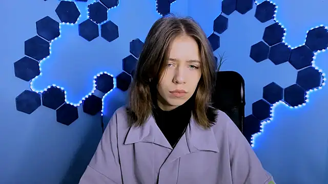 cleo cool online show from February 18, 9:38 am