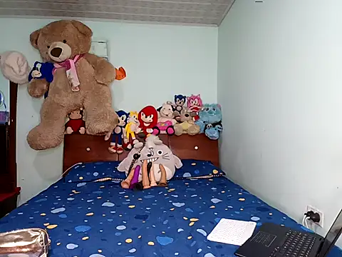 Elii petit online show from March 30, 2:18 pm