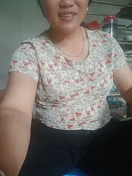 Snapshot of nelina_12345 chatting on June 24, 6:12 am nelina 12345 online show from June 24, 6:12 am