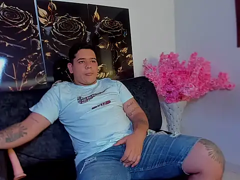 Snapshot of winy_hot chatting on February 26, 2:27 pm winy hot online show from February 26, 2:27 pm