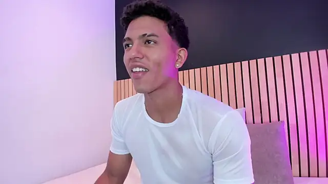 jhoystrong  online show from February 25, 12:42 am