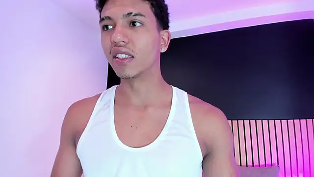 jhoystrong  online show from March 3, 7:31 pm