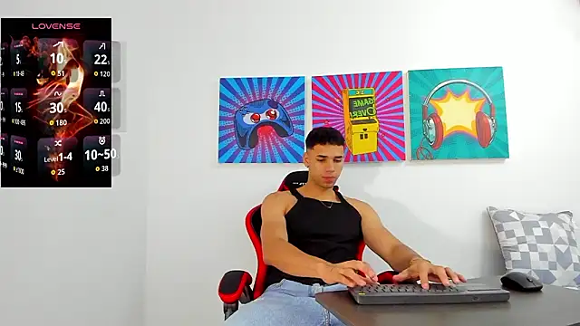 Snapshot of Thomas_walker14 chatting on February 22, 12:58 pm Thomas walker14 online show from February 22, 12:58 pm