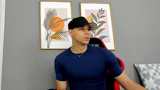 Snapshot of Thomas_walker14 chatting on July 18, 1:04 pm Thomas walker14 online show from July 18, 1:04 pm