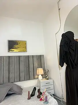 Snapshot of aminaa_ chatting on February 20, 6:30 pm aminaa online show from February 20, 6:30 pm