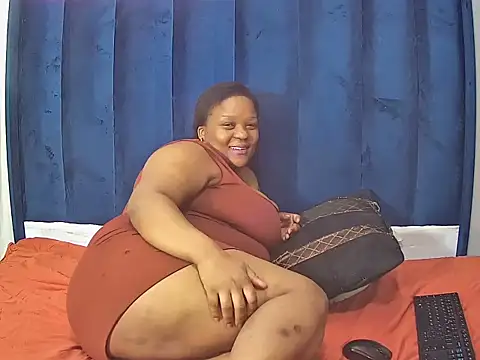 Snapshot of KinkyBoobs chatting on February 27, 8:58 am KinkyBoobs online show from February 27, 8:58 am