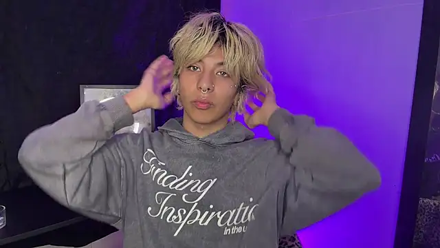 prince oliverr online show from April 16, 4:46 am