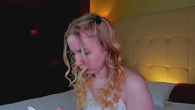 Linda  Bloom online show from April 13, 1:11 am