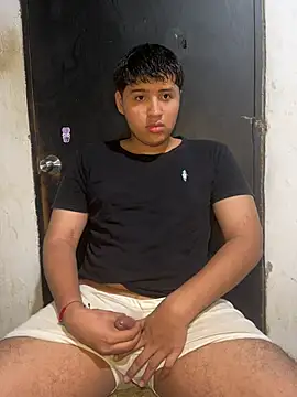 Snapshot of lalitopp chatting on February 23, 1:36 am lalitopp online show from February 23, 1:36 am