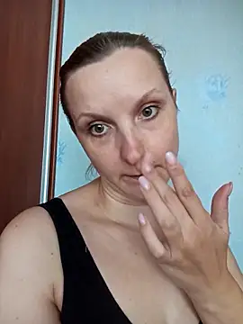 SusanGold9211 online show from March 9, 9:46 am