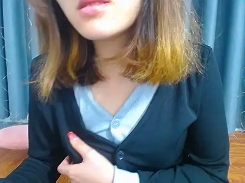 Snapshot of Lunababty chatting on February 20, 3:36 am Lunababty online show from February 20, 3:36 am