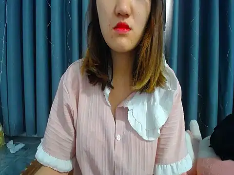 Snapshot of Lunababty chatting on March 4, 5:46 am Lunababty online show from March 4, 5:46 am