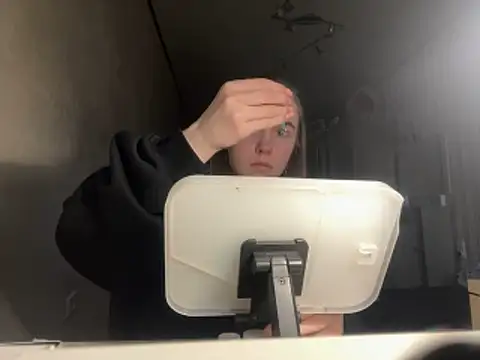 Snapshot of melissashineee chatting on February 27, 11:54 am melissashineee online show from February 27, 11:54 am