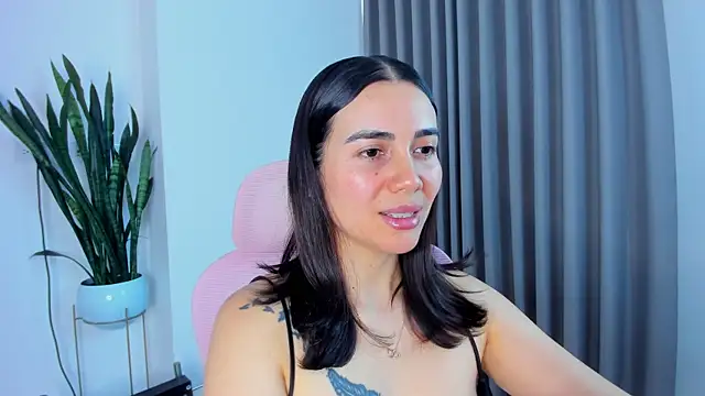 sara ospina22 online show from July 12, 9:06 pm