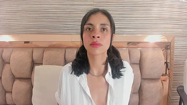 Snapshot of annie_shine_ chatting on February 20, 12:16 pm annie shine online show from February 20, 12:16 pm