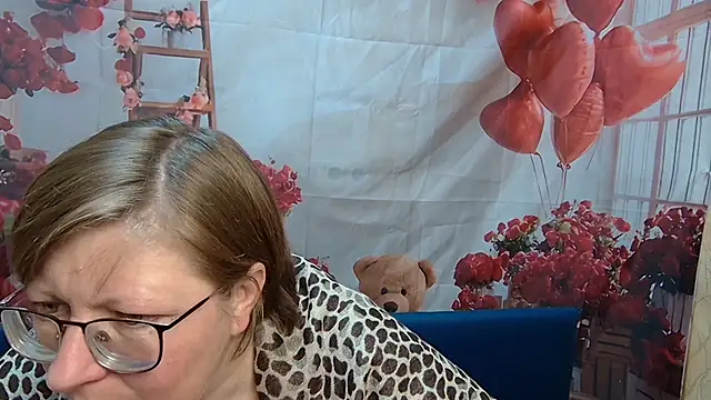 Snapshot of RadaChudna chatting on March 4, 12:22 pm RadaChudna online show from March 4, 12:22 pm