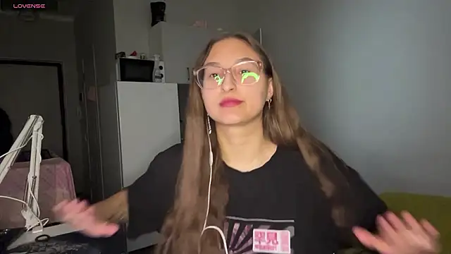 YettaUrive online show from February 18, 3:41 pm