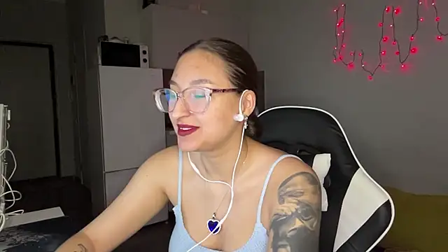 YettaUrive online show from February 23, 5:54 pm