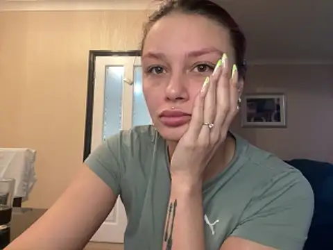 FoxyValentine online show from April 18, 9:24 am