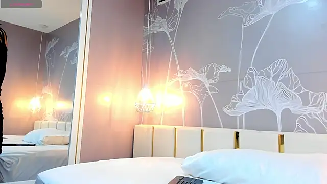 emily cute4u online show from April 18, 11:38 pm