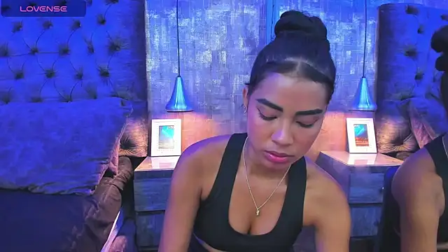 ninareyes online show from February 16, 9:33 pm