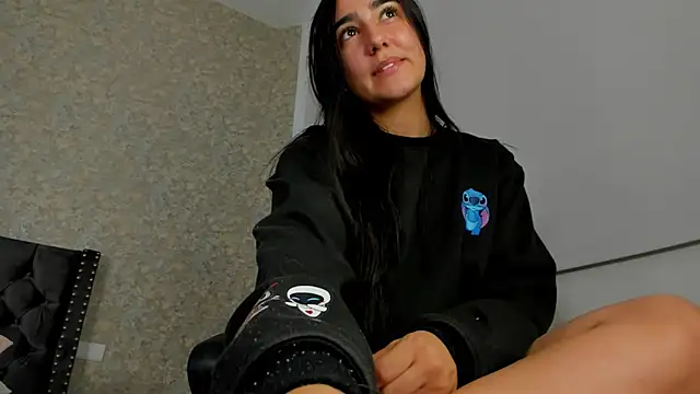 Snapshot of Anika_H chatting on June 3, 2:33 pm Anika H online show from June 3, 2:33 pm