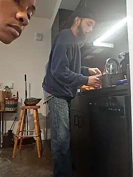 Snapshot of Cinnamonbunn chatting on February 27, 7:30 am Cinnamonbunn online show from February 27, 7:30 am