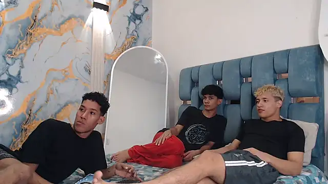 GREEN BOYS online show from April 13, 7:19 pm