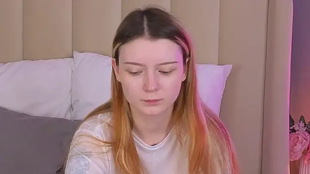 AlyssFrost online show from June 19, 3:55 am