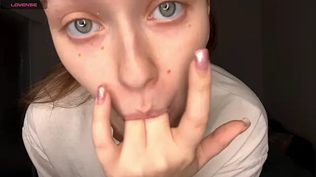 Snapshot of LoryMusetti chatting on February 28, 2:51 pm LoryMusetti online show from February 28, 2:51 pm