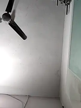 Snapshot of yashudick chatting on February 25, 12:04 pm yashudick online show from February 25, 12:04 pm