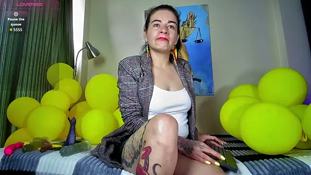 oriana thomson01 online show from May 22, 2:22 pm