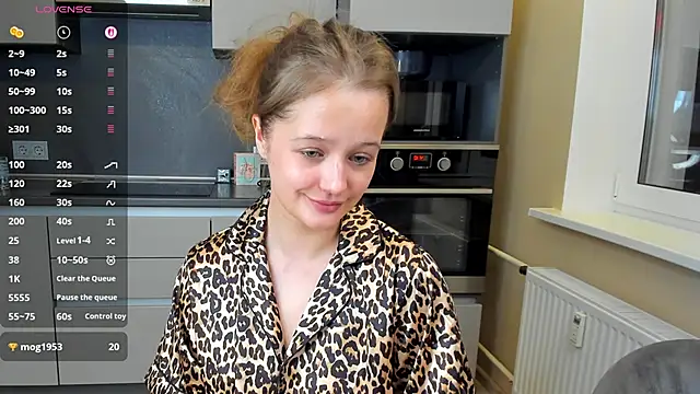 Mary Phoenix online show from February 15, 4:25 pm