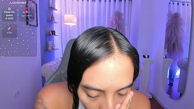 saori katsumi  online show from April 13, 11:37 am